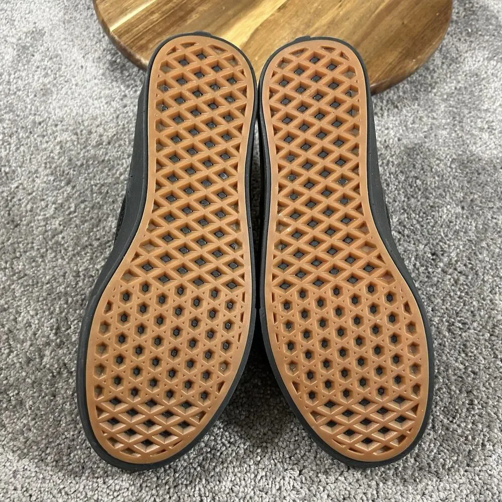 Vans Classic Slip On Women’s Size 7 Blackout Canvas Athletic Skate Shoes Used